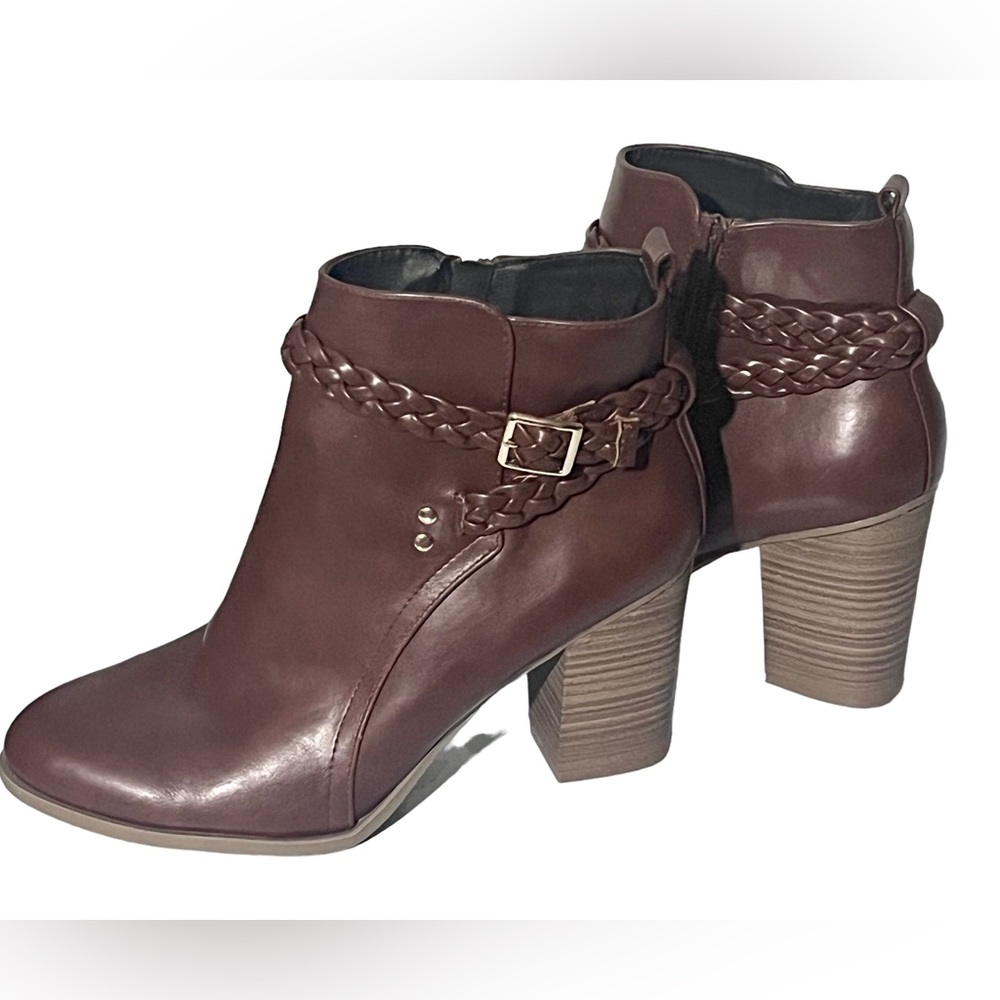 American Eagle Brown Heel Ankle Boots